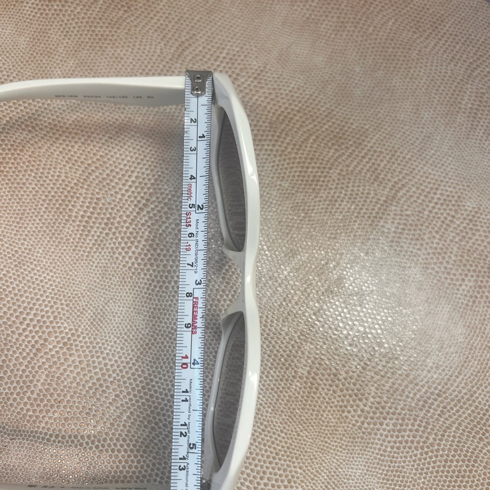 PRADA SPR 16W WHITE CAT EYE SUNGLASSES 100% AUTHENTIC LIKE NEW - Picture 9 of 12
